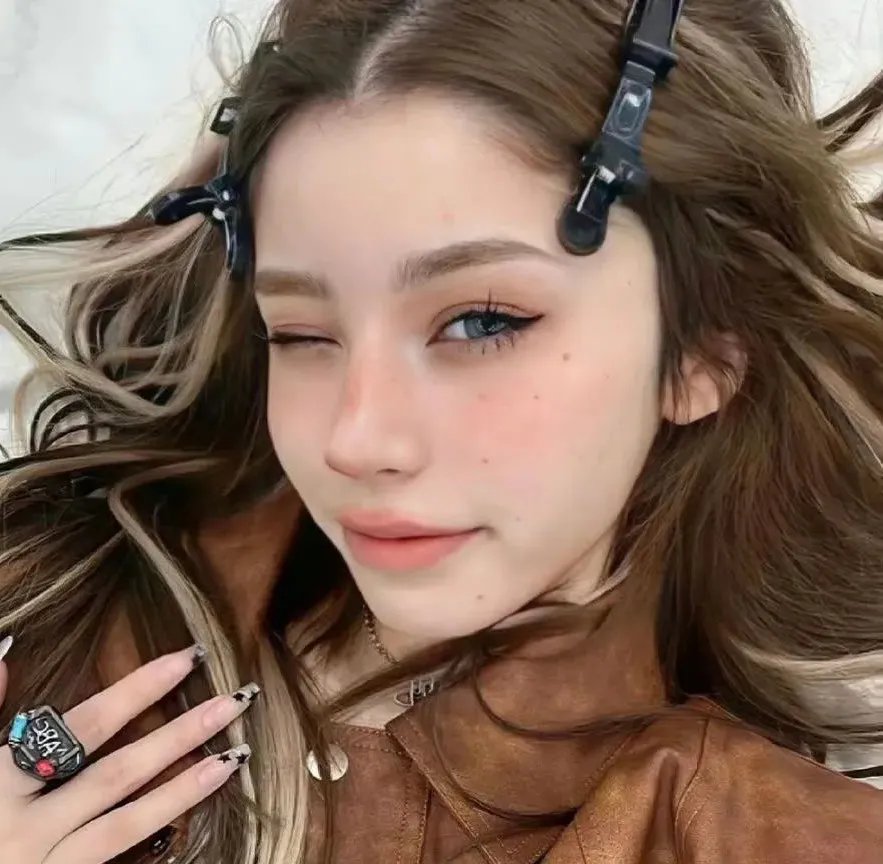 女生联谊会的美女粘球